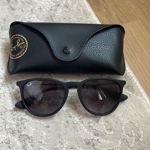 ray ban sunglasses “Erickas”